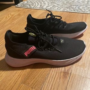 Puma womens size 7 sneakers